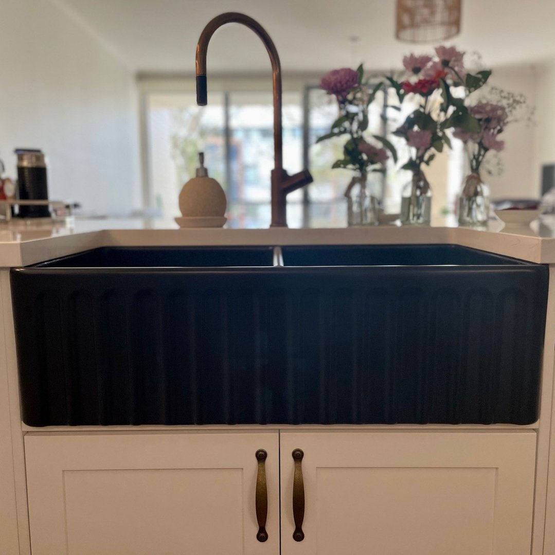 Turner Hastings Novi 85x46 Double Bowl Fireclay Butler Sink - Matte Black NO85FS-MB