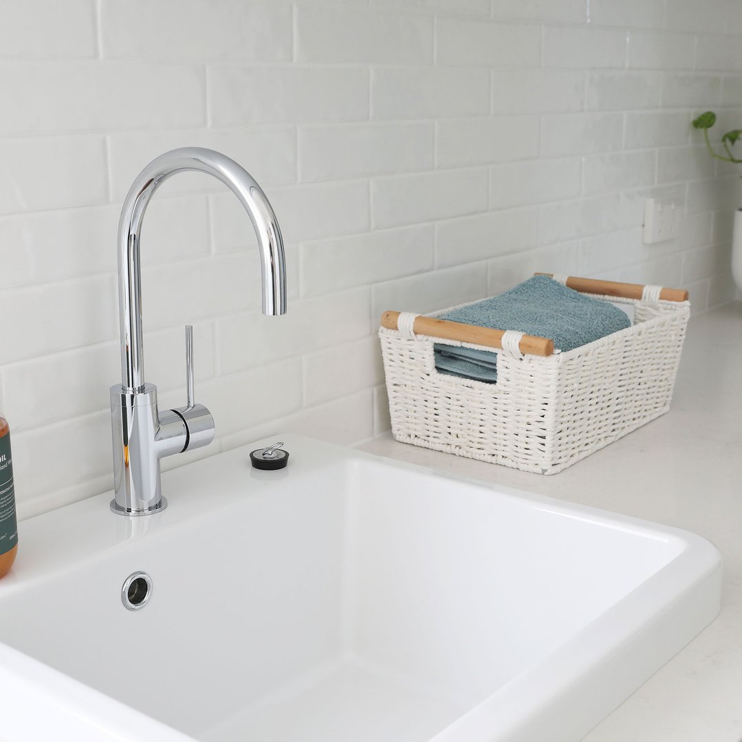 Turner Hastings Ravine 66x51 Fireclay Sink 7411
