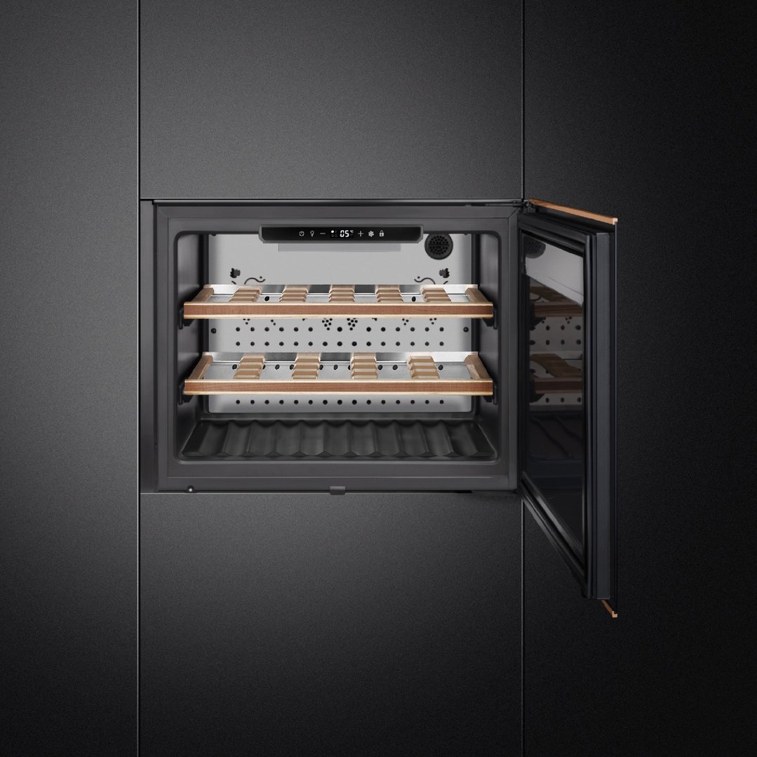 Smeg 45cm Black Dolce Stil Novo Built-In Wine Cooler - 21 Bottles CVI621NR3
