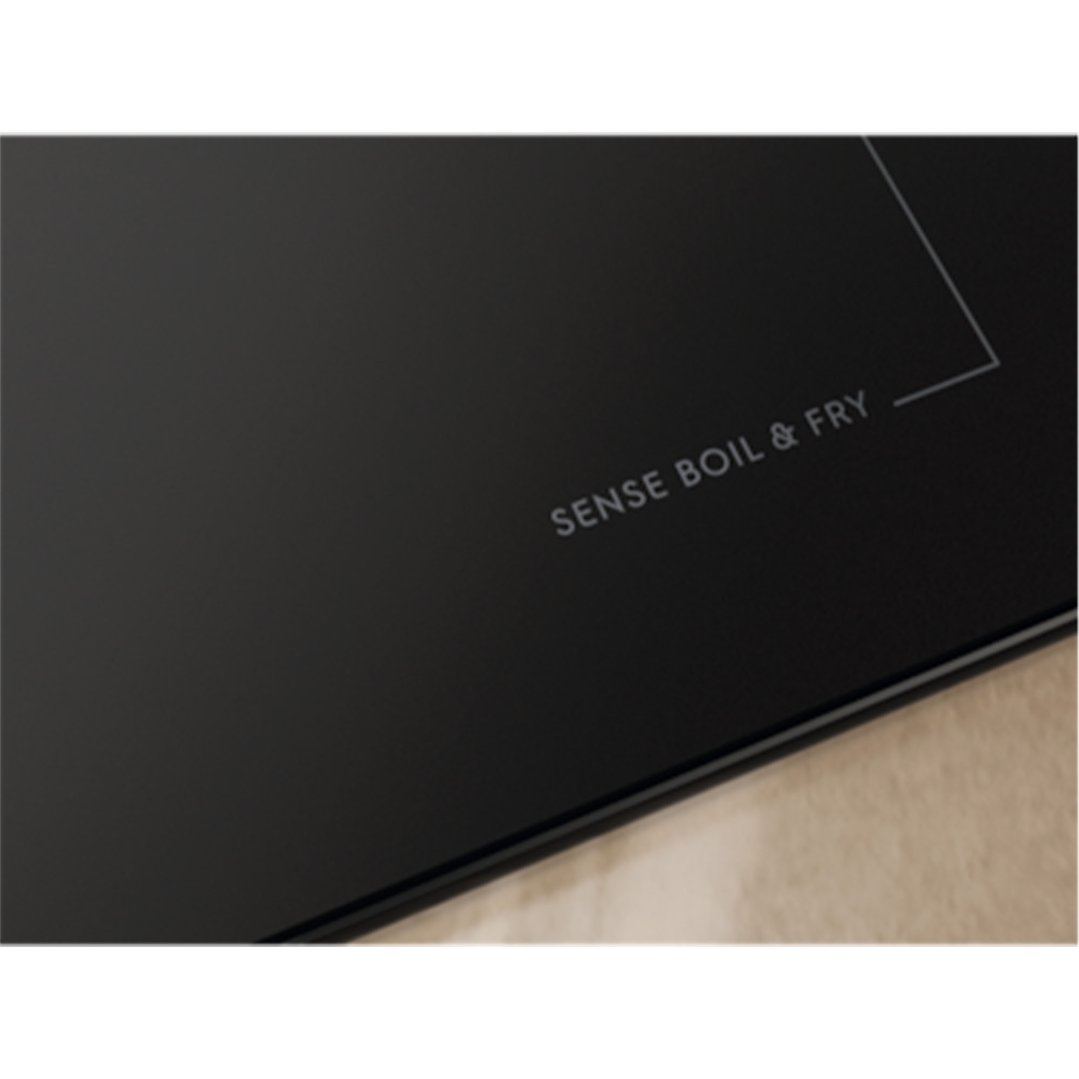 Electrolux 90cm 5 Zone Induction Cooktop with SaphirMatt SE Surface, Matte Black - 800 Series KIS97550IT