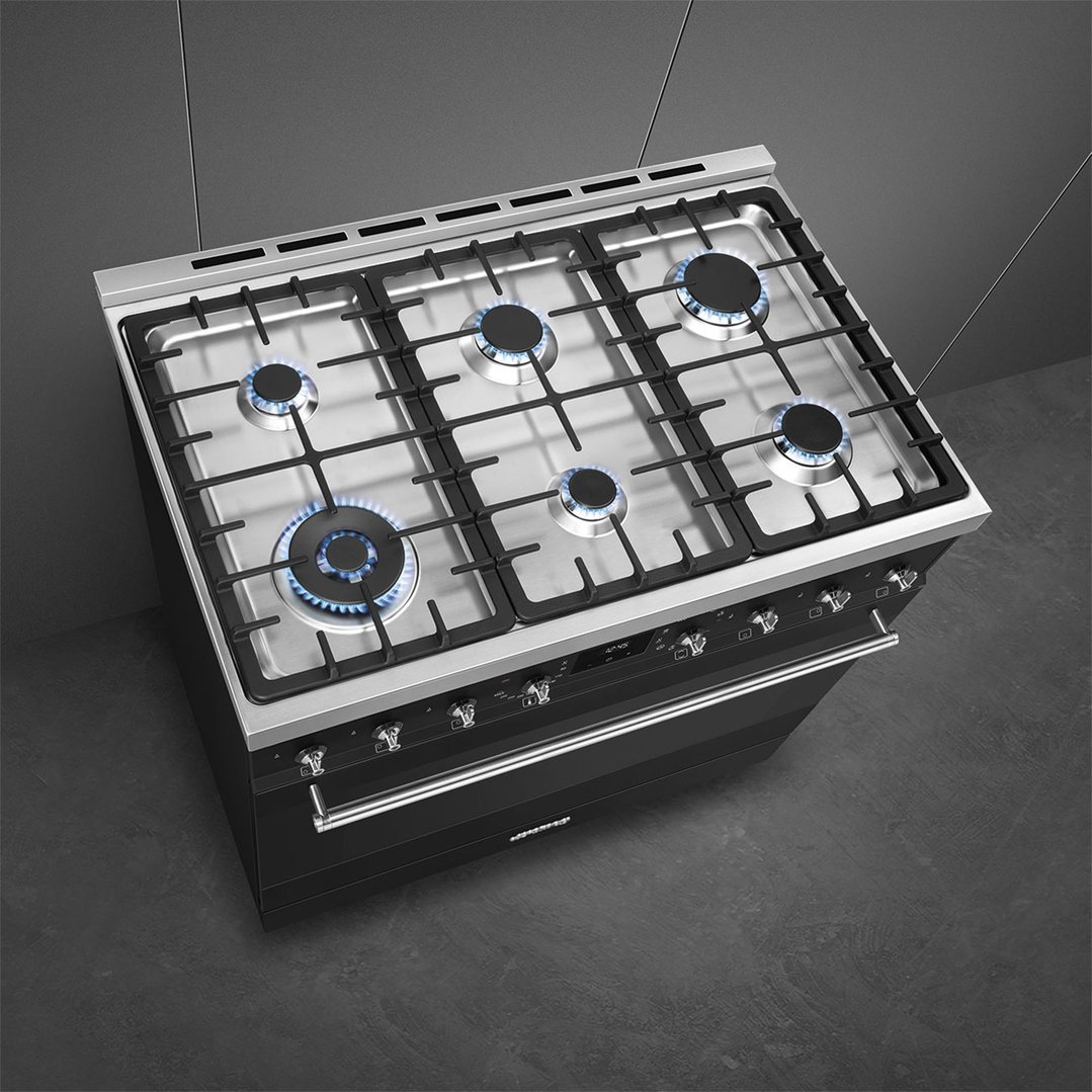 Smeg 90cm 6 Burner Classic Freestanding Pyrolytic Cooker Matte Black CSP9GMMBA2