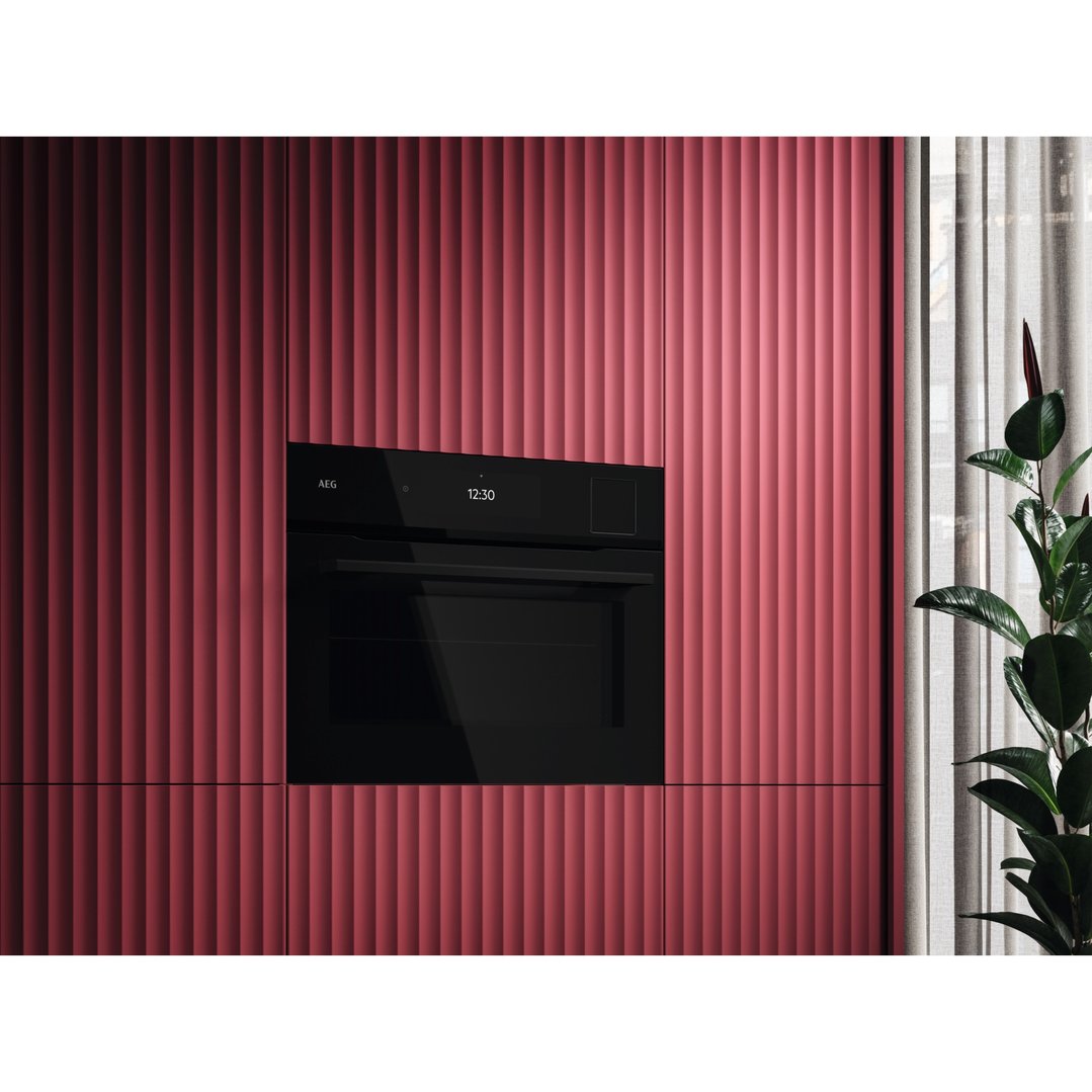 AEG 45cm Multifunction 24 Gloss Black Steam Pro Compact Oven NKB9A82KB