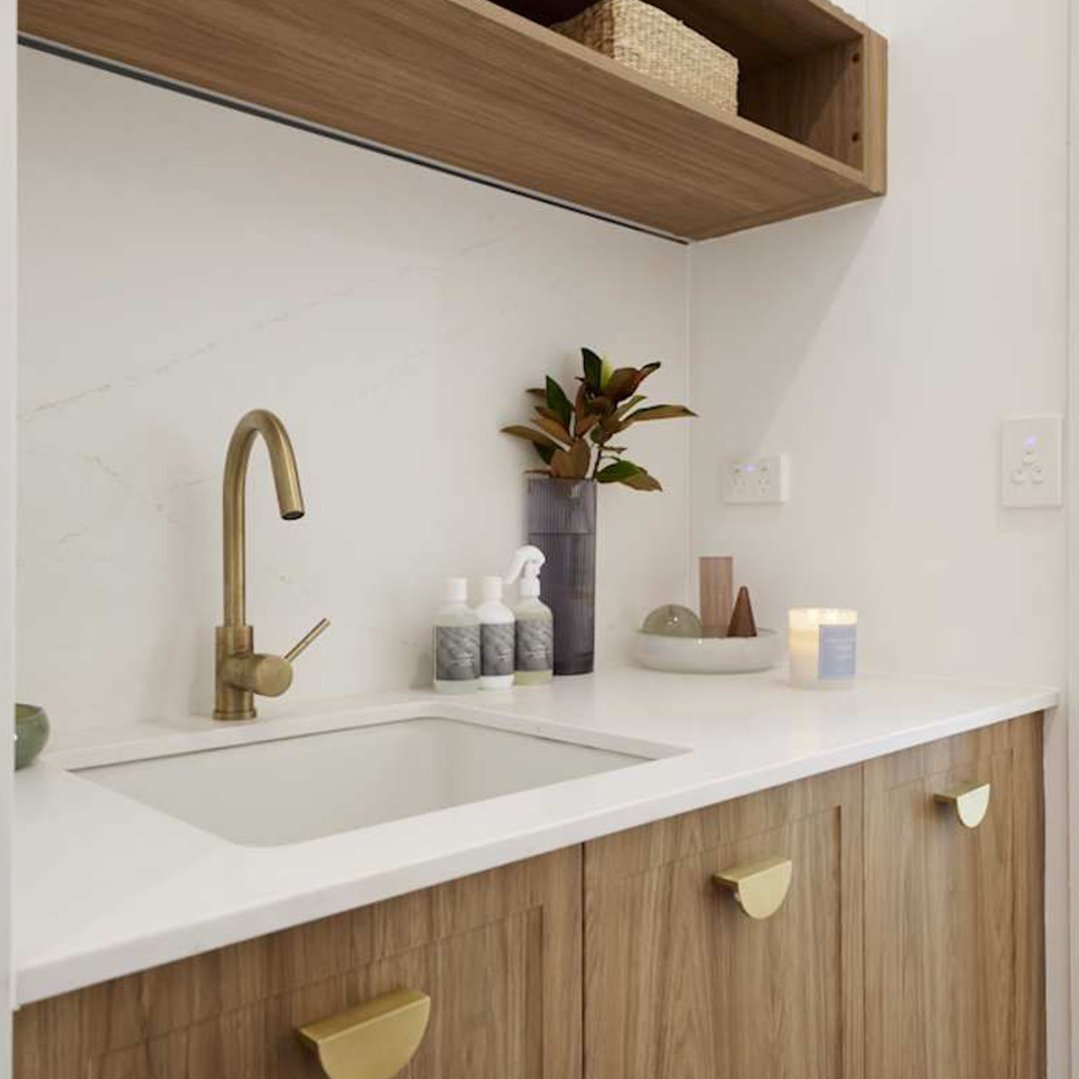 Turner Hastings Novi 50x46 Fireclay Butler Sink - Gloss White NO50FS