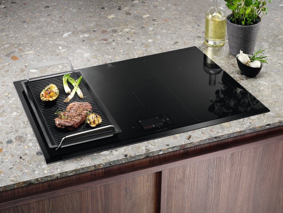 Electrolux 80cm 5 Zone Induction Cooktop with Wi-Fi, Black - 800 Series KIS8759