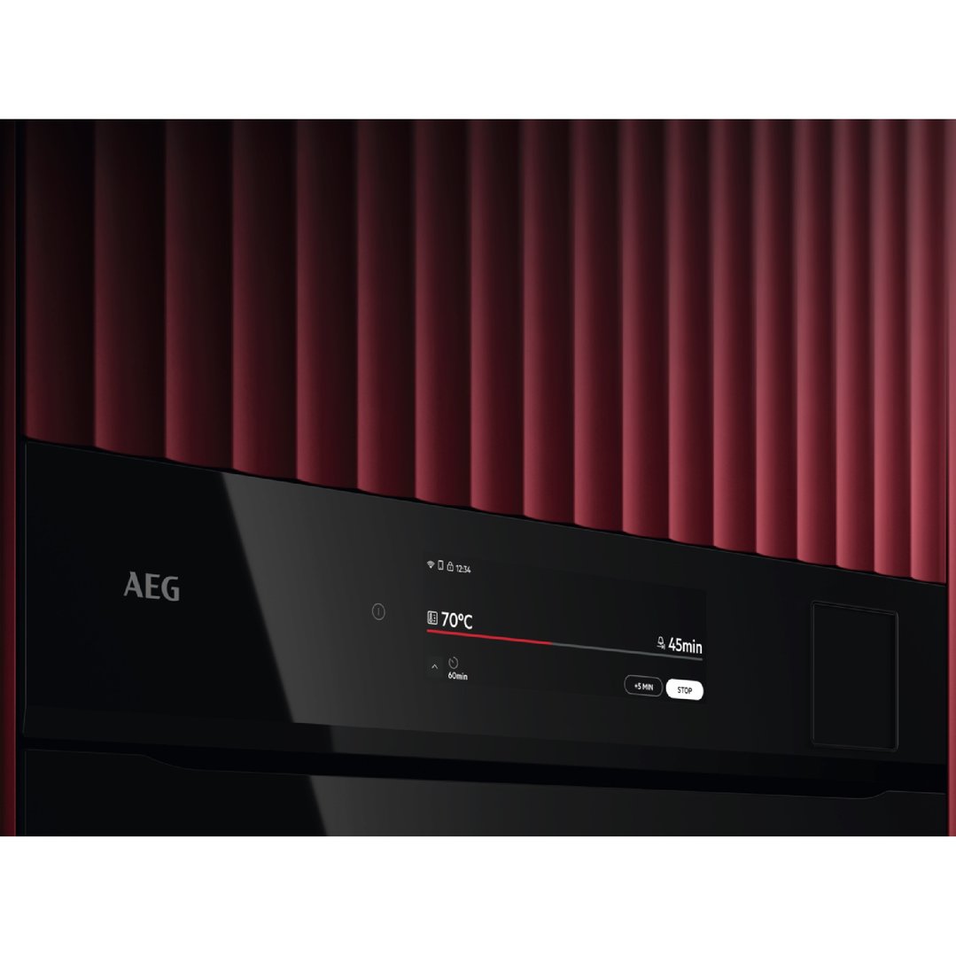AEG 60cm Multifunction 25 Gloss Black Steam Pro Full Steam Oven NBP9S83PAB