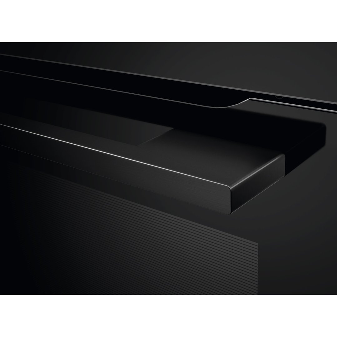 Electrolux 60cm Pyrolytic Oven with SteamBake and Food Probe, Black - 600 Series EVEP6616DF