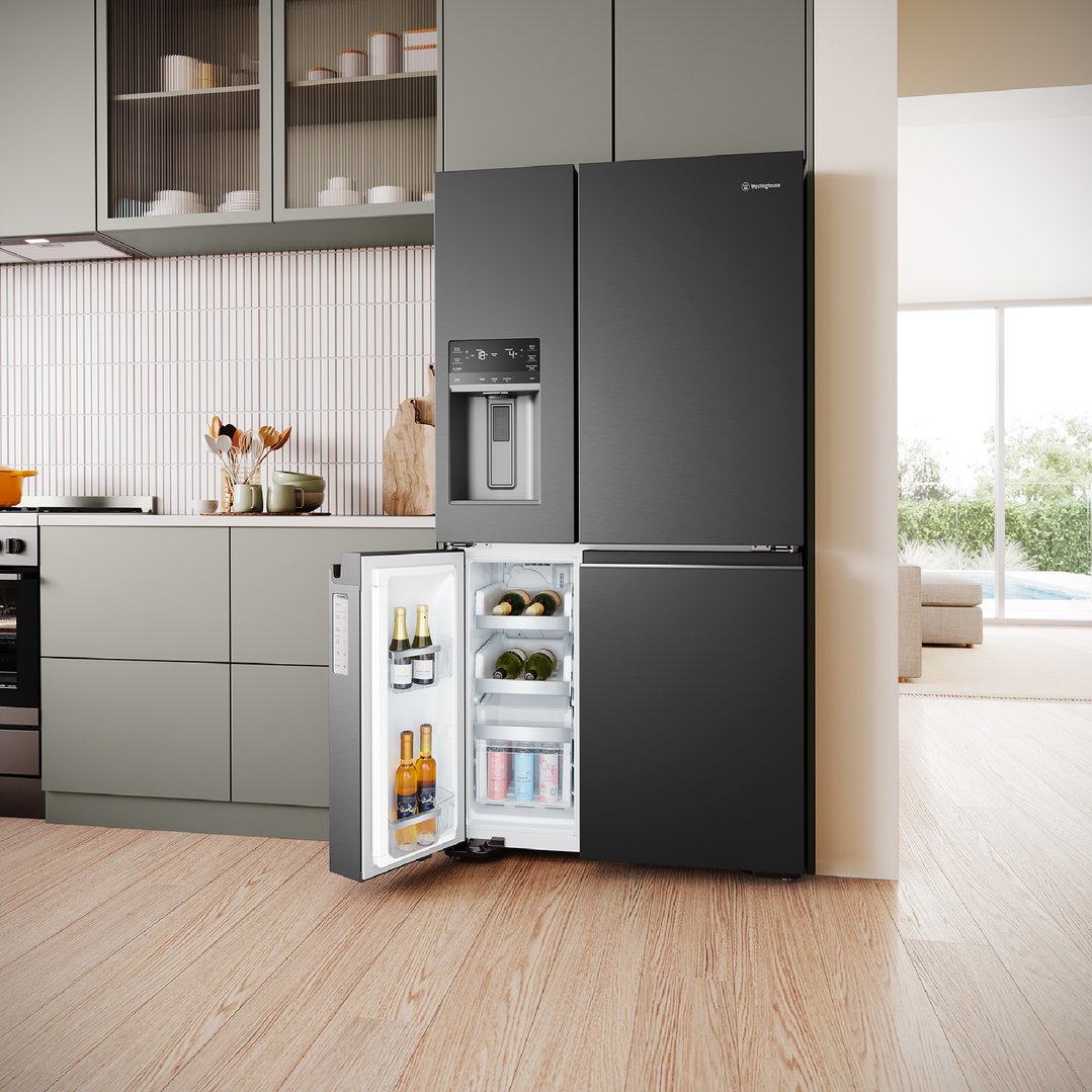 Westinghouse 609L Quad Door Fridge - Matte Black WQE6170BB