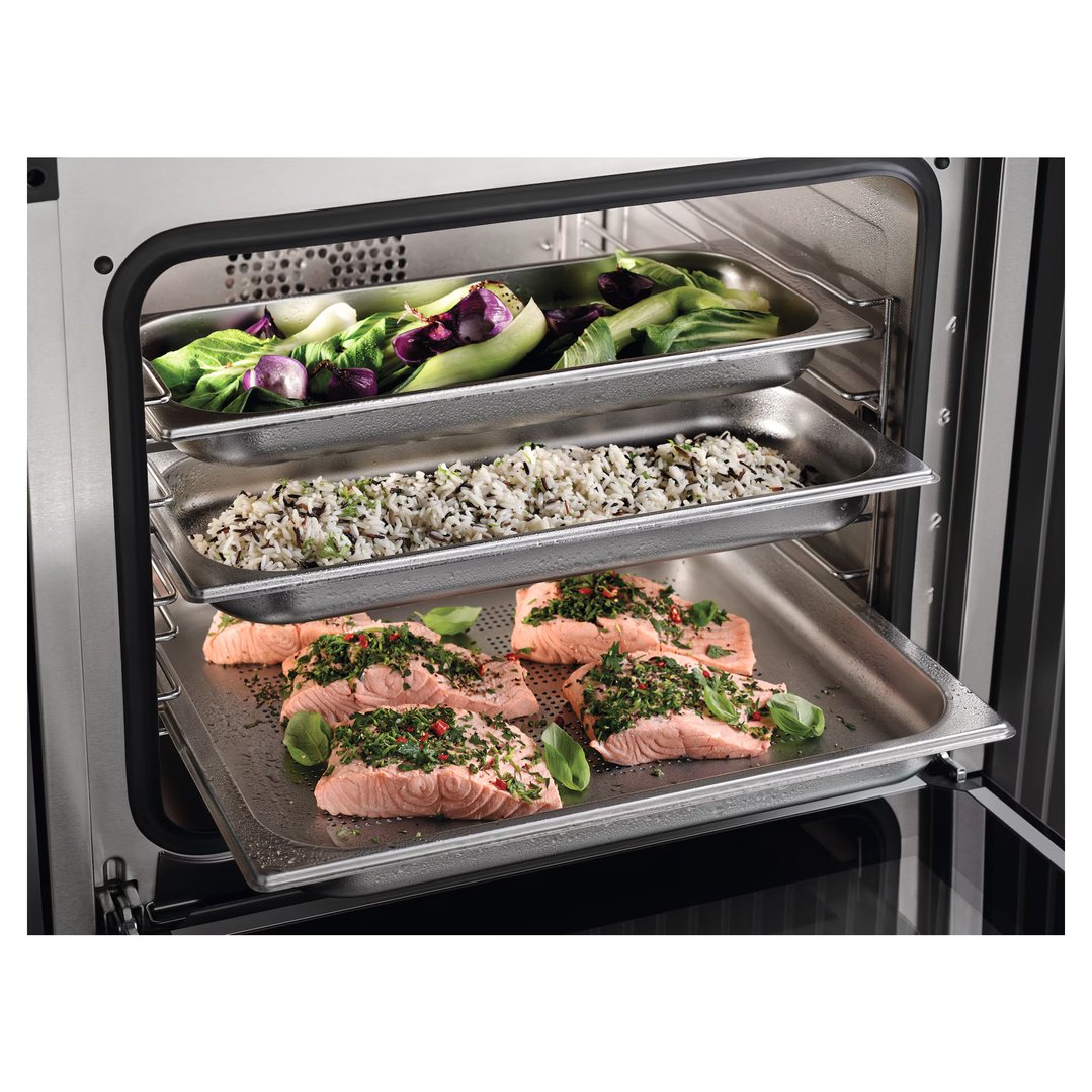 Miele 60cm Plumbed-In Combination Steam Oven with HydroClean Self-Cleaning Function CleanSteel DGC7865HCPROCLST