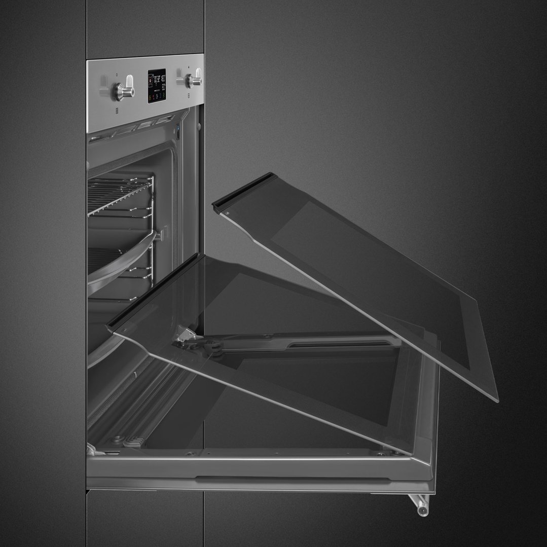 Smeg 60cm Classic Pyrolytic Steam Oven with Probe - Stainless Steel. SOPA6302S2PX