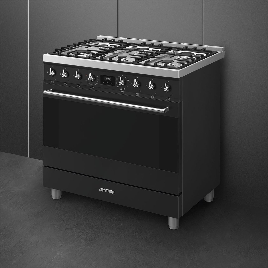 Smeg 90cm 6 Burner Classic Freestanding Pyrolytic Cooker Matte Black CSP9GMMBA2
