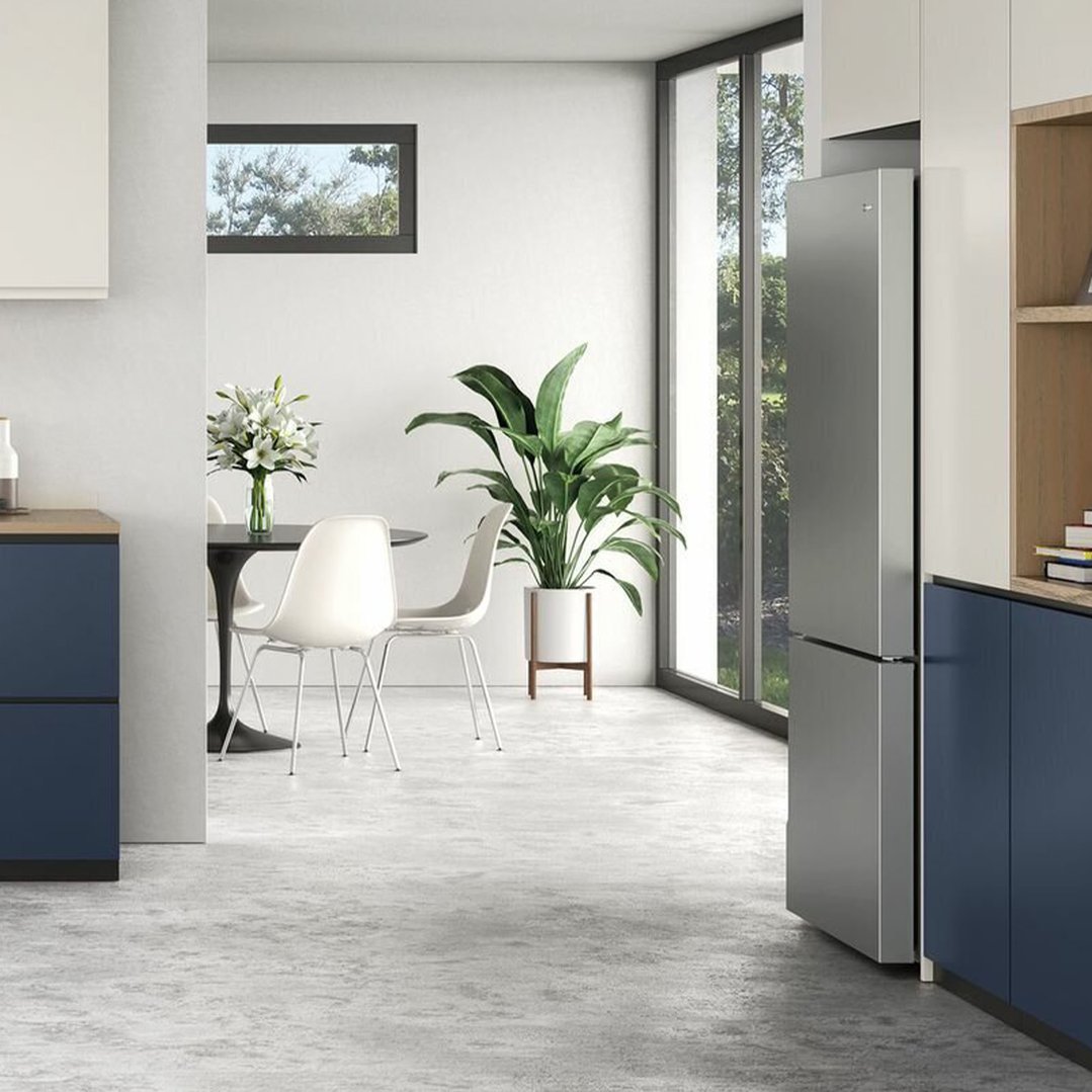 Westinghouse 496L Bottom Mount Refrigerator WBE5300SCR