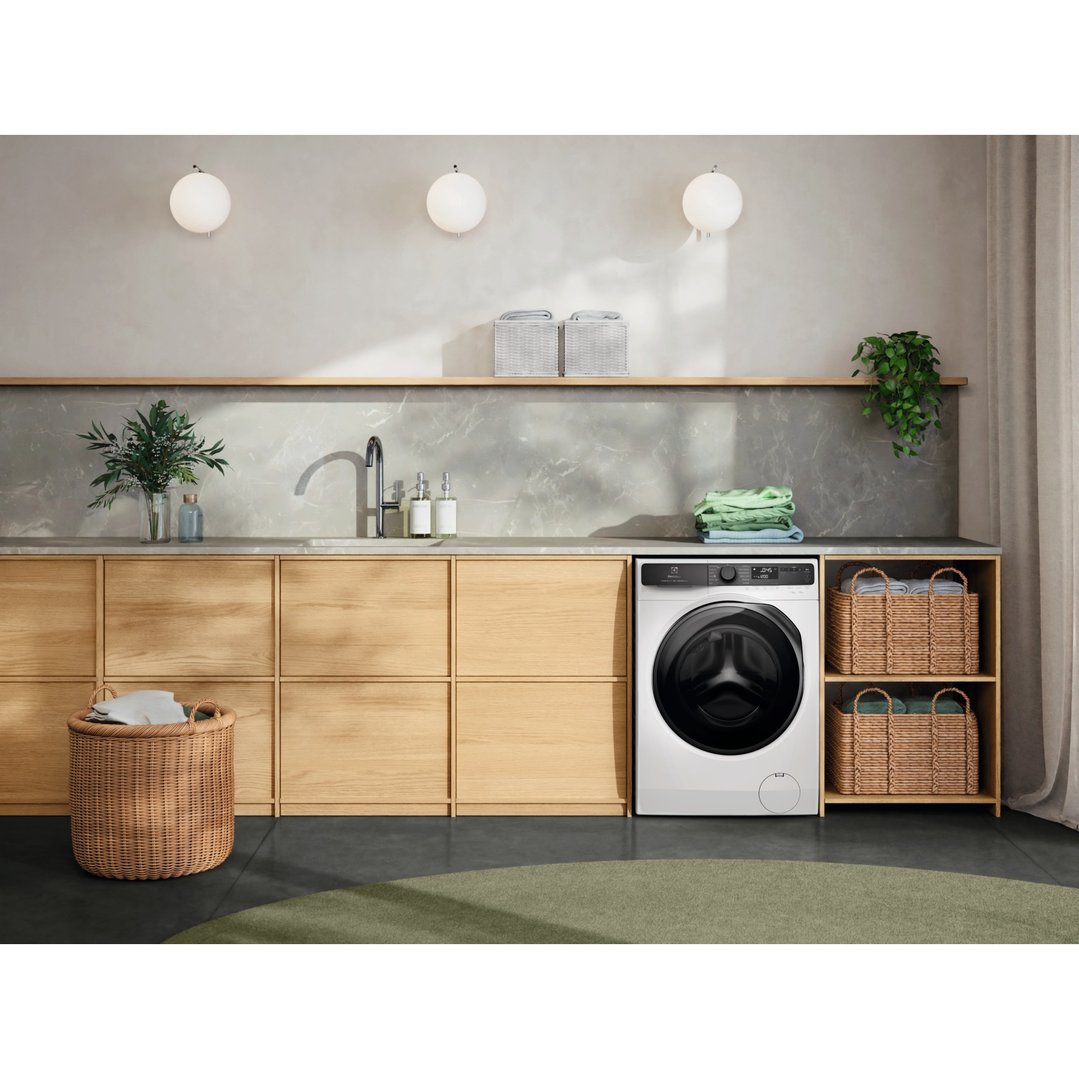 Electrolux 9kg UltimateCare 700 Front Load Washing Machine White EWF9043R7WCS
