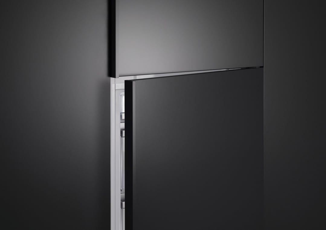 Fisher & Paykel 60cm Series 7 Integrated Refrigerator Freezer RB6018BRV