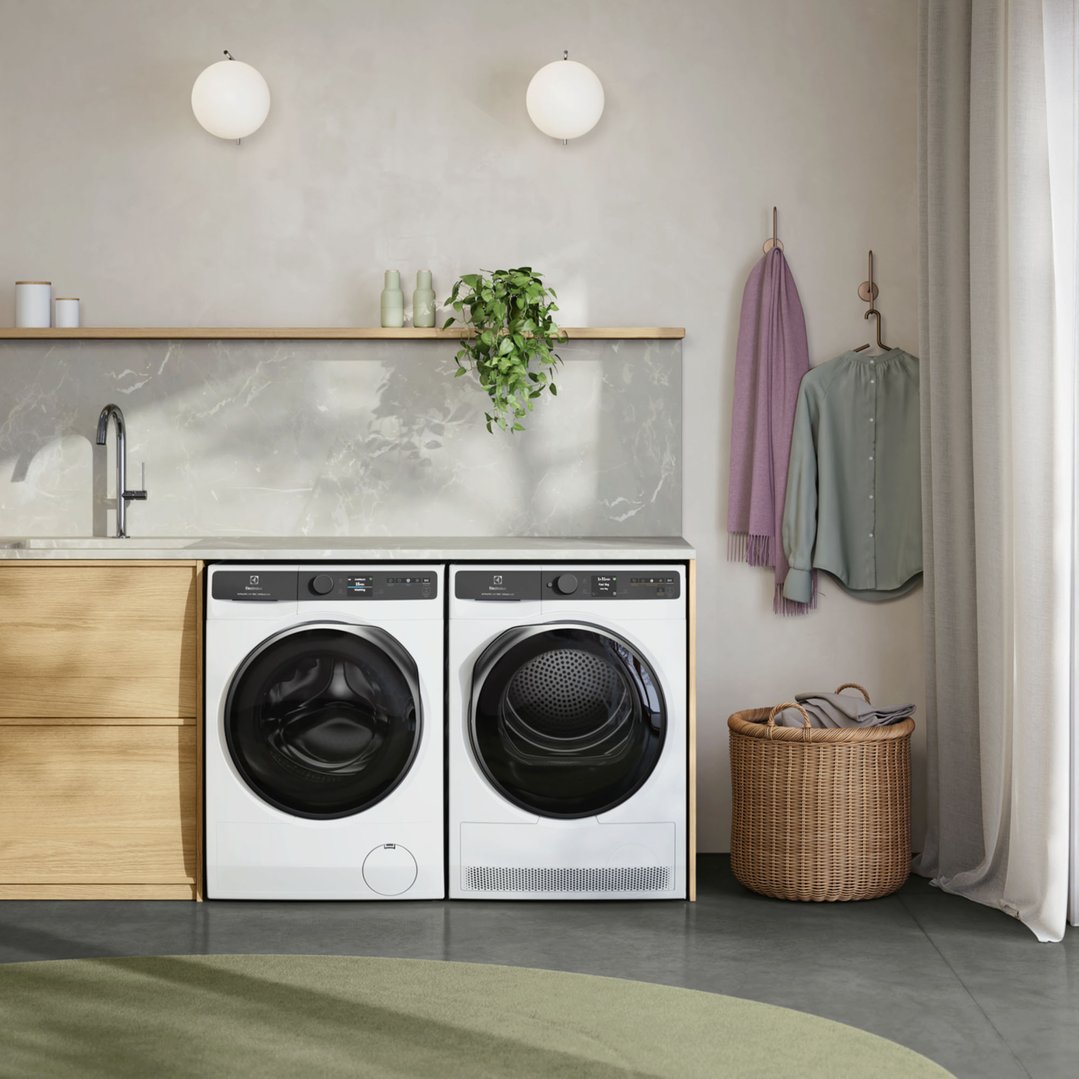 Electrolux 10kg UltimateCare 900 Front Load Washing Machine White EWF1042R9WCS