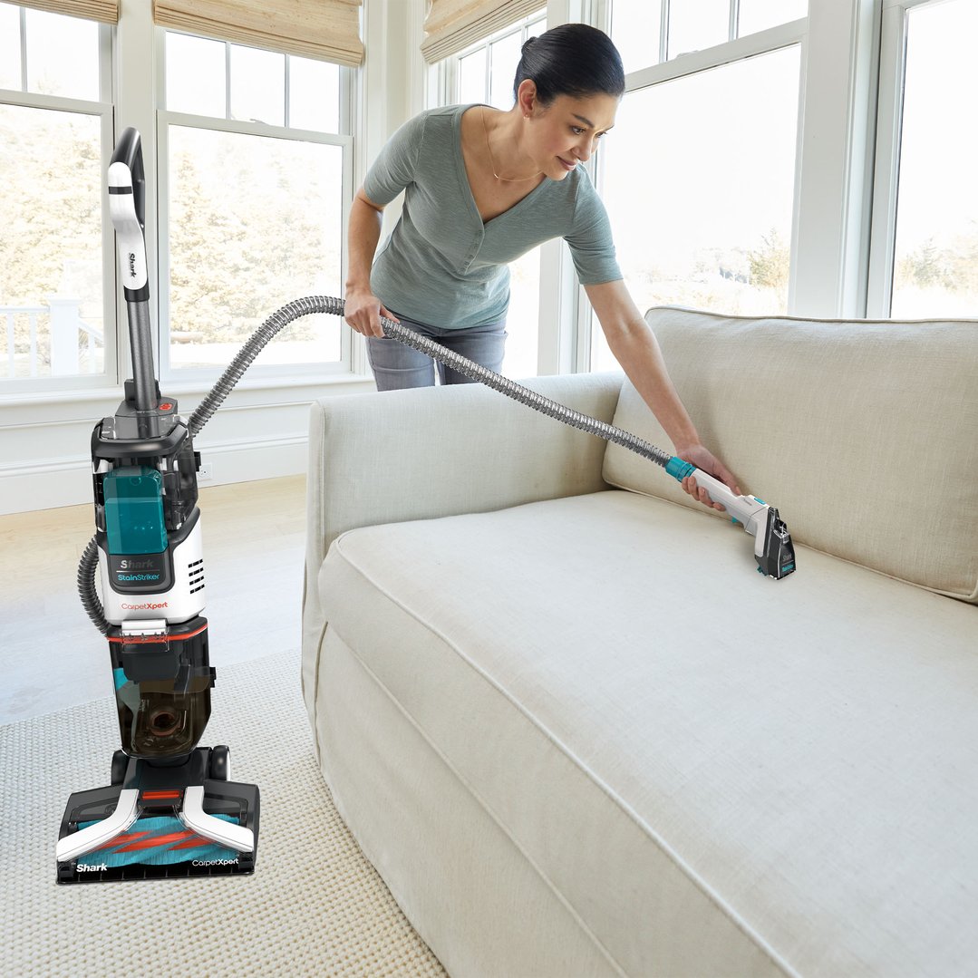Shark CarpetXpert™ Deep Carpet Cleaner with Built-In StainStriker™ EX200