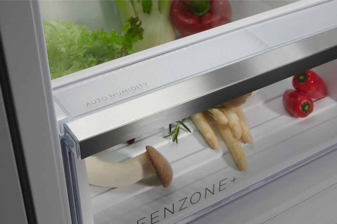 AEG 7000 Series 376L Built-in Bottom Freezer Fridge OSC7P19ACF