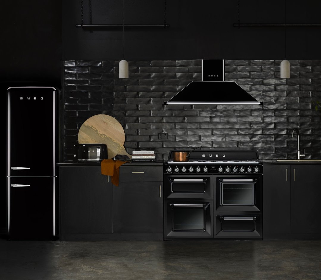 Smeg 110cm Victoria Canopy Rangehood Black KT110BLA