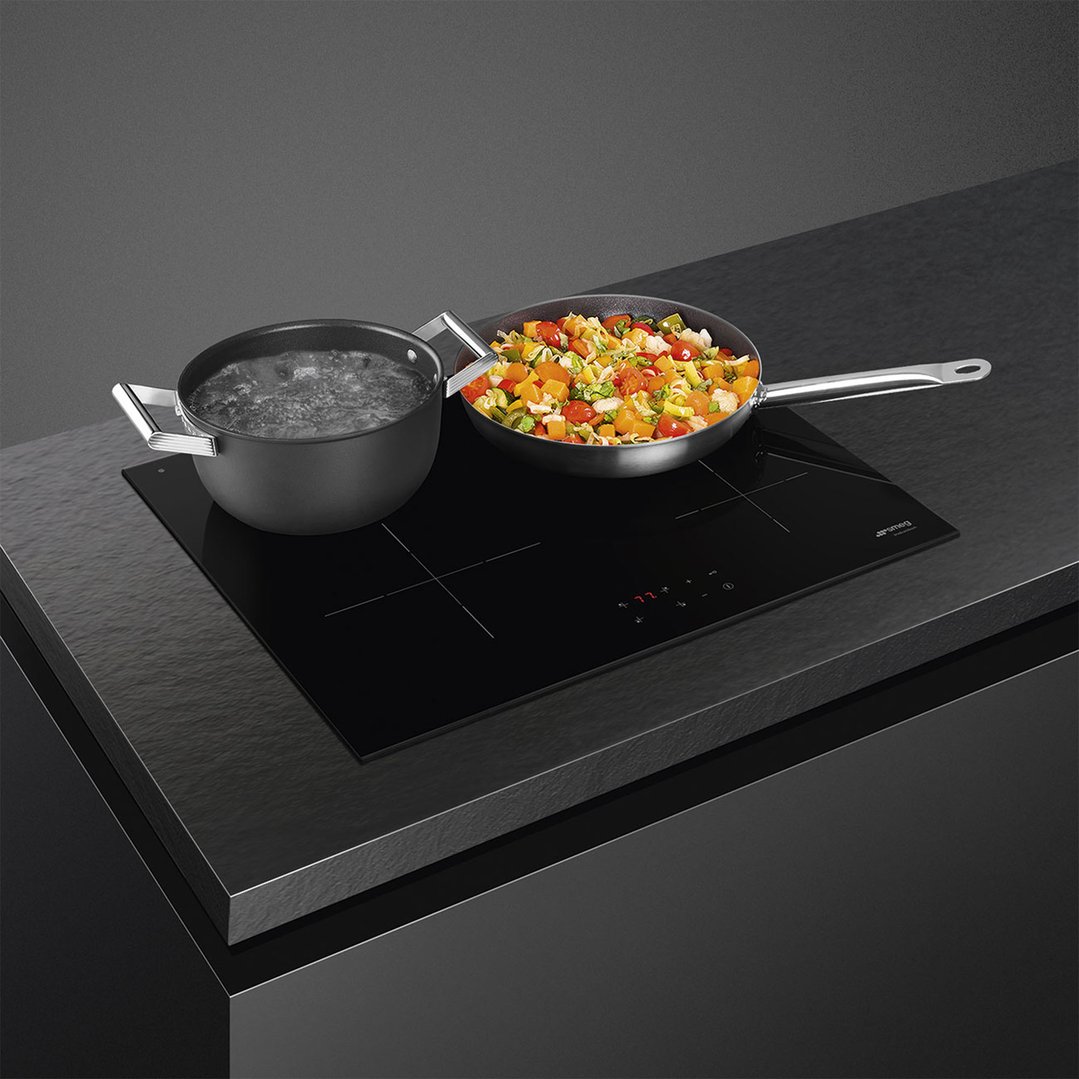 Smeg Classic 60cm 4 Zone Induction Cooktop - Black. SI2641DAU