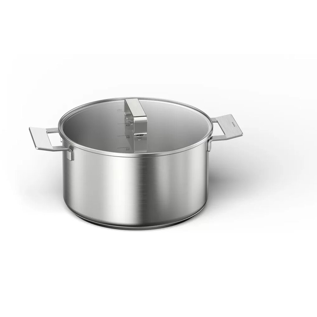 Bosch 6 piece ProInduction cookware set consists of: 3 pots, 2 pans and 1 sauce pan HEZ9SE060