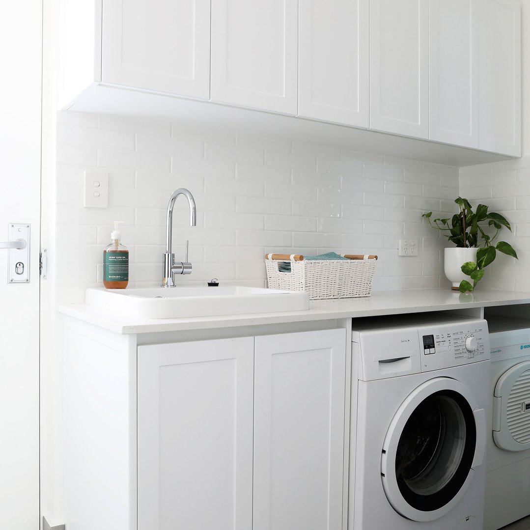 Turner Hastings Ravine 66x51 Fireclay Sink 7411