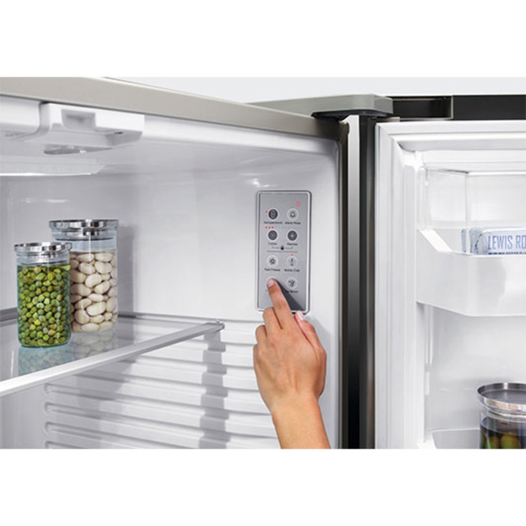 Fisher & Paykel 487L Series 7 French Door Refrigerator Freezer RF522ADX5