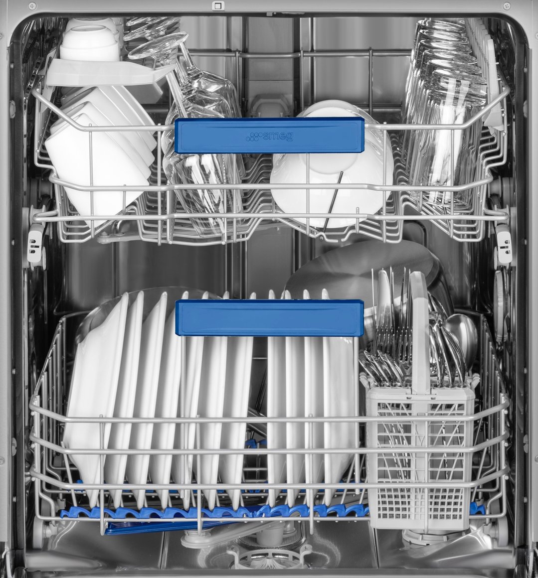 Smeg 60cm Stainless Steel Freestanding Dishwasher DWA6224X4