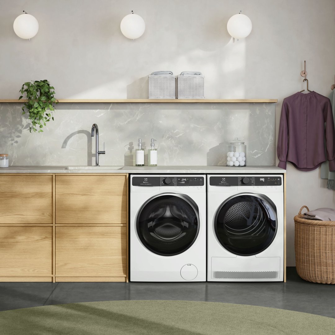Electrolux 9kg UltimateCare 700 Front Load Washing Machine White EWF9043R7WCS