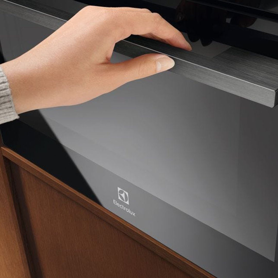 Electrolux 45cm Compact Combi Microwave Oven, Black - 800 Series EVEM6847ZB