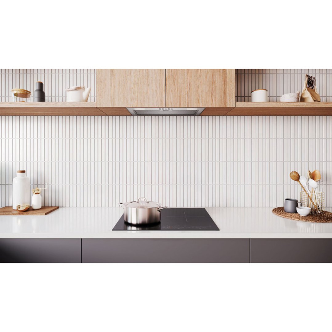 Westinghouse 52cm integrated rangehood with 680m3/hr extraction rate, 3 fan speed, LED lighting WRI515SC