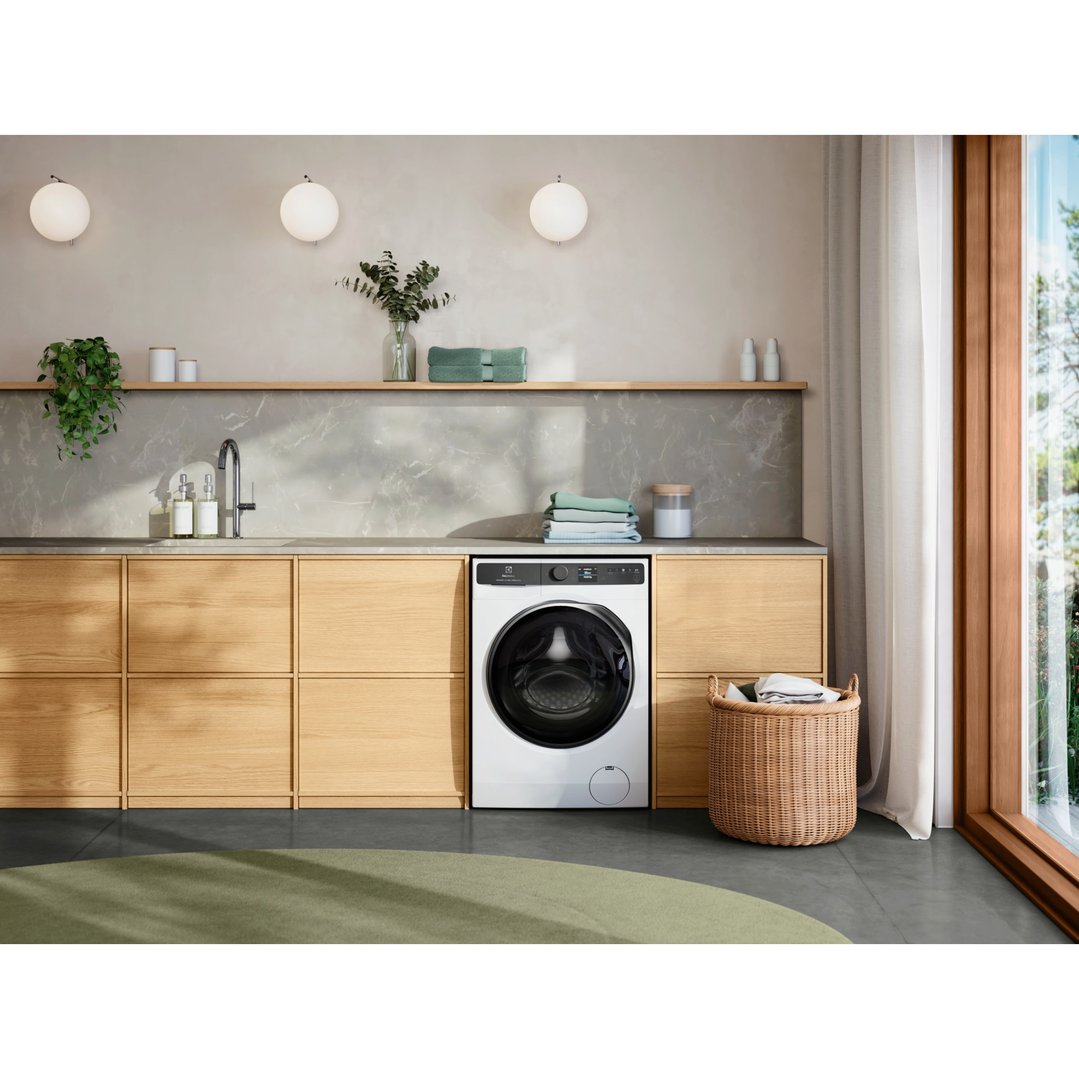 Electrolux 12kg UltimateCare 900 Front Load Washing Machine White EWF1242R9WCS