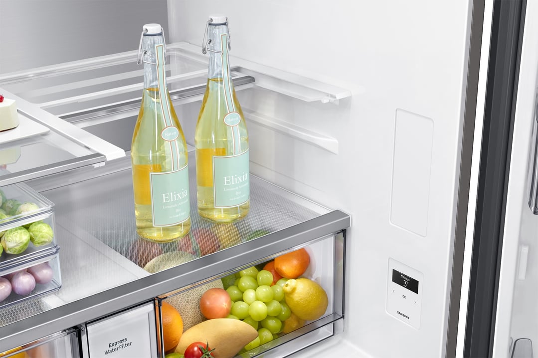 Samsung 646L Bespoke 4-Door French Door Refrigerator Beverage Centre - Black SRFX9400BG