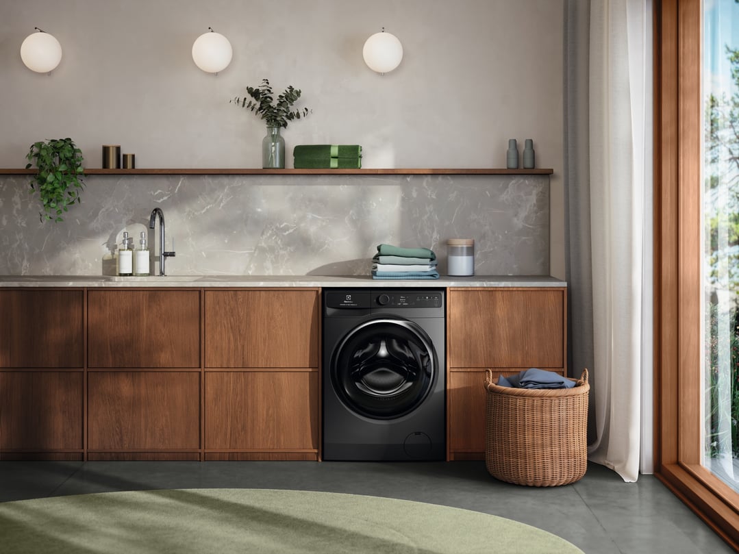 Electrolux 10kg UltimateCare 900 Front Load Washing Machine Dark Onyx EWF1042R9SCS