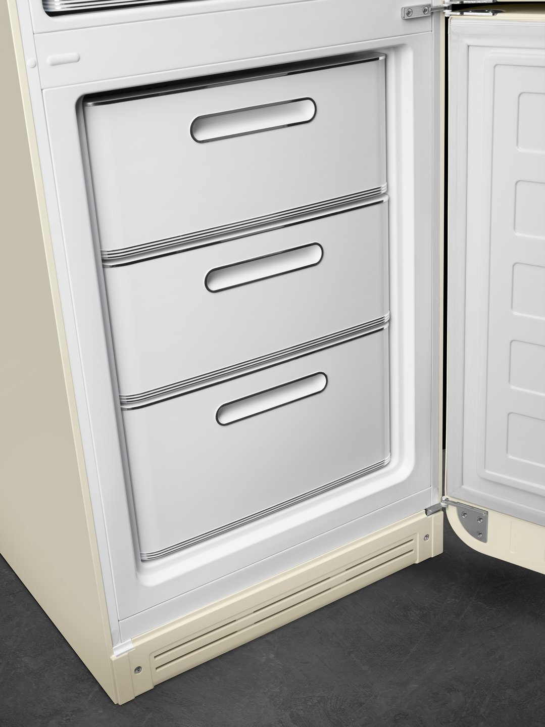 Smeg FAB 32 50’S Style Retro Refrigerator, Right Hand - Cream FAB32RCR5AU