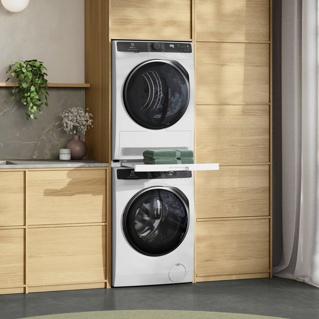 Electrolux 9kg UltimateCare 700 Front Load Washing Machine White EWF9043R7WCS