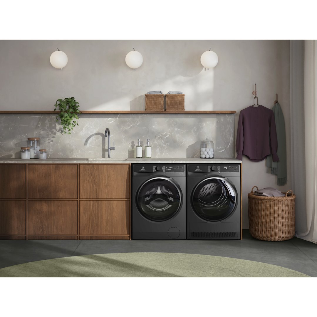 Electrolux 12kg UltimateCare 700 Front Load Washing Machine Dark Onyx EWF1243R7SCS