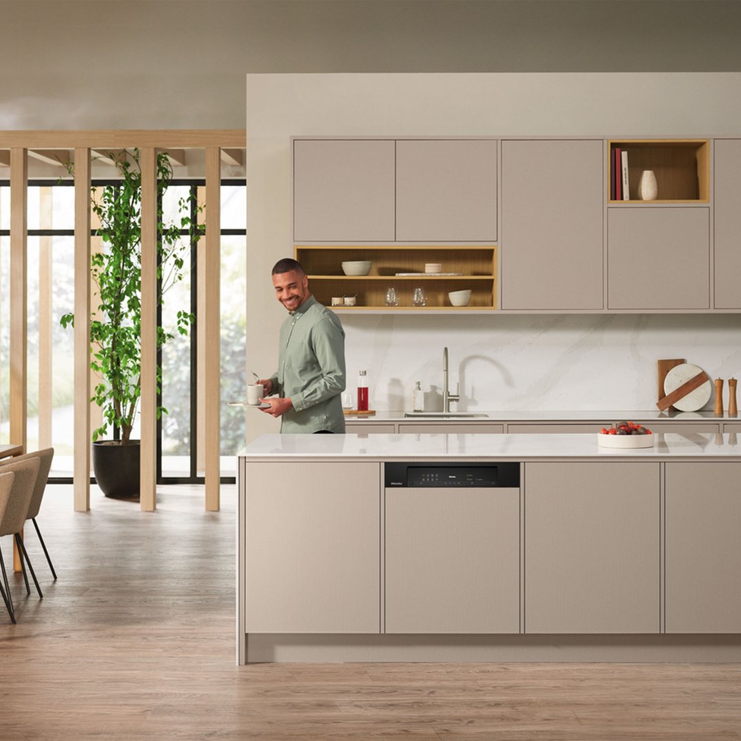 Miele 60cm XXL Semi-Integrated Dishwasher with AutoOpen Drying and PowerDisk Obsidian Black Fascia G7719SCIXXLOBSW