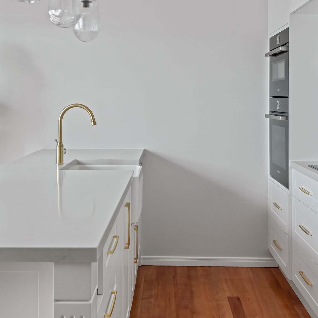 Turner Hastings Novi 50x46 Fireclay Butler Sink - Gloss White NO50FS