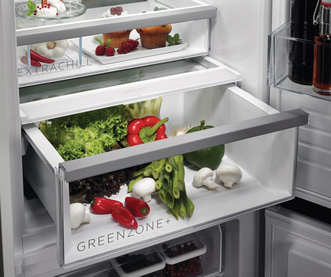 AEG 8000 Series 245L Built-in Bottom Freezer Fridge OSC8M18ADC
