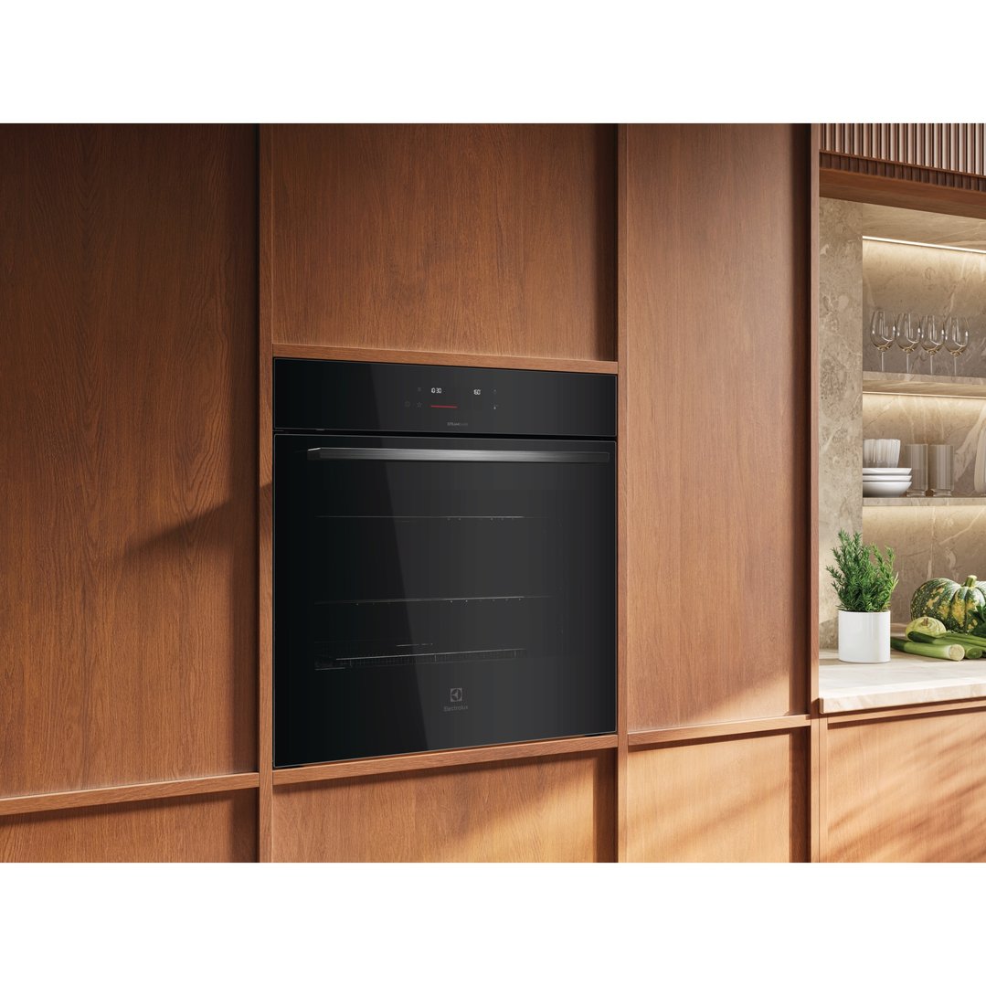 Electrolux 60cm Oven with SteamBake, Black - 500 Series EVE6615DF