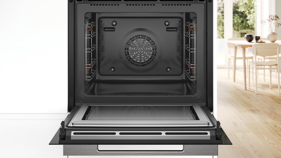 Bosch 60cm Series 8 Multifunction Pyrolytic oven with Microwave - TFT Touch display Plus HMG7761B1A