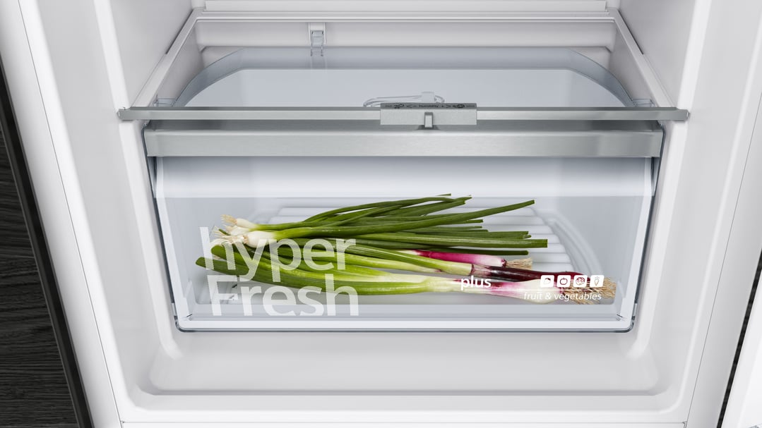 Siemens iQ500 Built in Fridge-Freezer KI86NAD30A