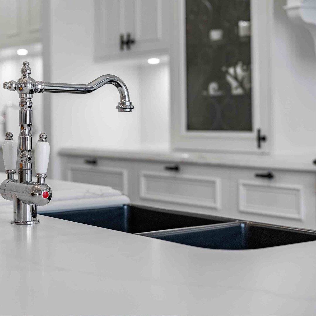 Turner Hastings Novi 85x46 Double Bowl Fireclay Butler Sink - Matte Black NO85FS-MB