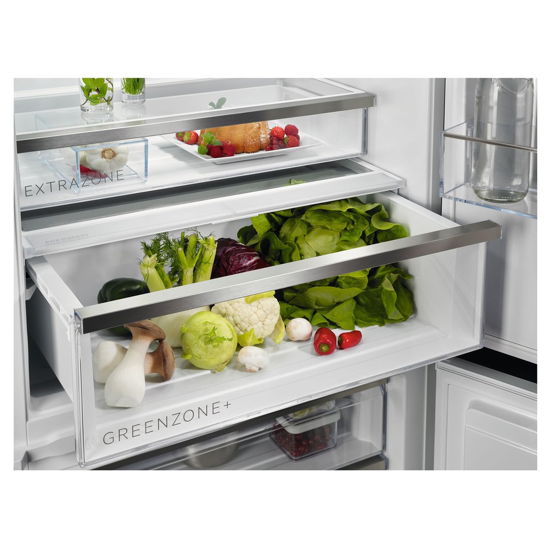 AEG 7000 Series 376L Built-in Bottom Freezer Fridge OSC7P19ACF